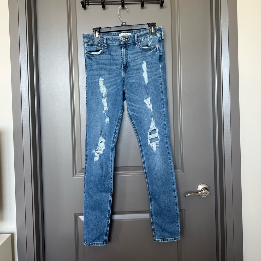 ULTRA HIGH-RISE RIPPED SUPER SKINNY JEANS